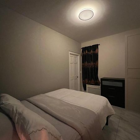 3 Bedrooms In 2Nd Floor Modern Brooklyn Home, Close To J Train New York Kültér fotó